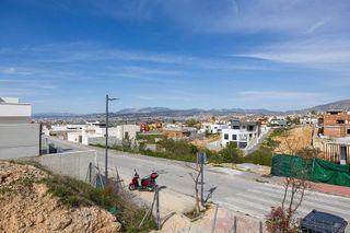 Terreno en venta en Zubia (La)