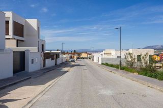 Terreno en venta en Zubia (La)