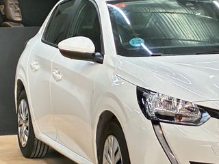 Peugeot 208 2021