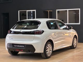 Peugeot 208 2021