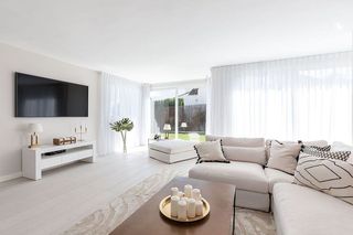 Casa adosada en alquiler en Los Naranjos - Las Brisas en Marbella