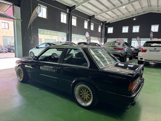 BMW E30 1987