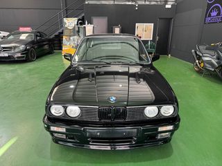 BMW E30 1987