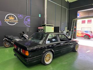 BMW E30 1987