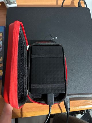 PS4 Slim 1.5TB + GTA V + Mando