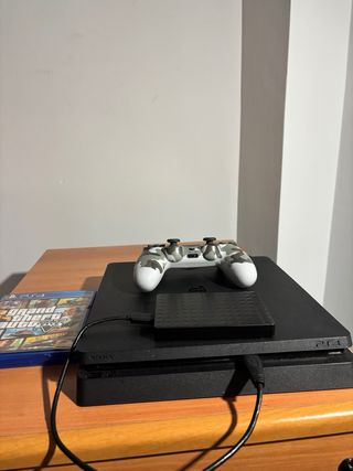 PS4 Slim 1.5TB + GTA V + Mando