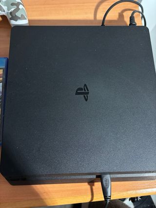 PS4 Slim 1.5TB + GTA V + Mando