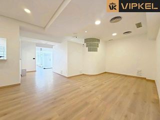 Local comercial en venta en Ensanche en Coruña (A)