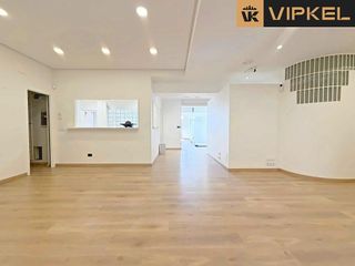 Local comercial en venta en Ensanche en Coruña (A)