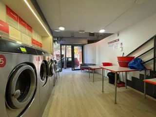Local comercial en venta en Sants en Barcelona