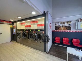 Local comercial en venta en Sants en Barcelona