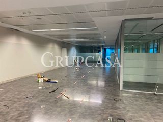 Local comercial en alquiler en Instituts - Universitat en Lleida