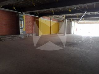Local comercial en alquiler en Maria Auxiliadora - Barriada LLera en Badajoz