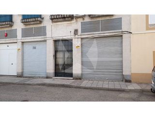 Local comercial en alquiler en Maria Auxiliadora - Barriada LLera en Badajoz