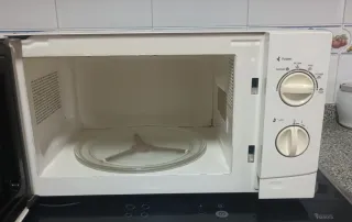 Microondas blanco