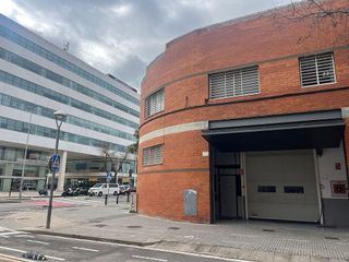 Nave industrial en alquiler en Almeda - El Corte Inglés en Cornellà de Llobregat