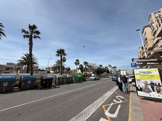 Local comercial en alquiler en Torrelamata - La Mata en Torrevieja