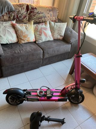 Patinete Eléctrico Rosa con Asiento Desmontable
