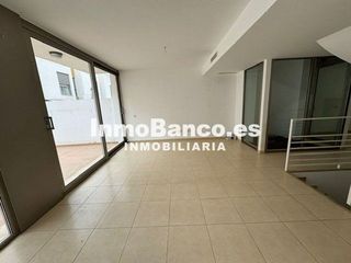 Casa adosada en alquiler en Núcleo Urbano en Pobla de Vallbona (la)