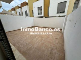 Casa adosada en alquiler en Núcleo Urbano en Pobla de Vallbona (la)