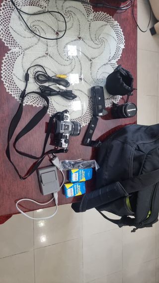 Cámara Olympus OM-D E-M5 + 2 objetivos + Empuñadur