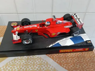 Ferrari F2000 Schumacher 1:18 Hot Wheels