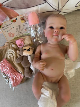 Bambola reborn con orsetto