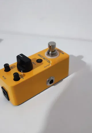 Mooer Yellow Comp Pedal