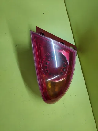 PILOTO TRASERO DERECHO SEAT LEON II (EXTERIOR)