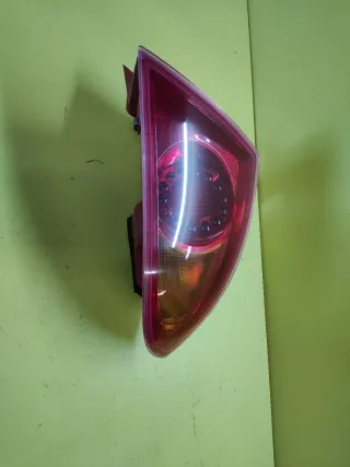 PILOTO TRASERO DERECHO SEAT LEON II (EXTERIOR)