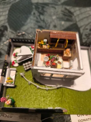 Casita Miniatura Blue Waltz Hecha a Mano