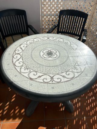 Mesa y 4 sillas de jardín/terraza