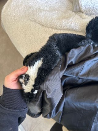 Chaqueta pelo negra y blanca