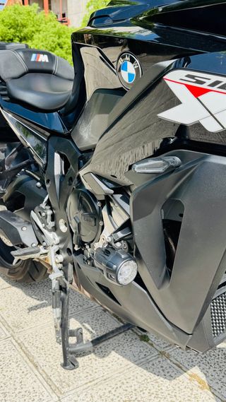 BMW S1000XR Negra