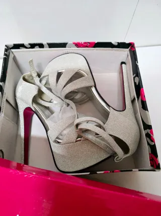 Tacones plateados plataforma talla 36