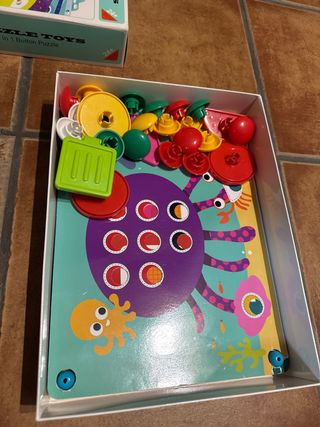 Puzzle Toys 8 en 1 Button Puzzle