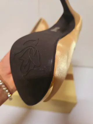 Tacones dorados plataforma peep toe talla 36