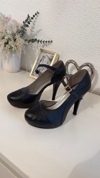Tacones negros de plataforma