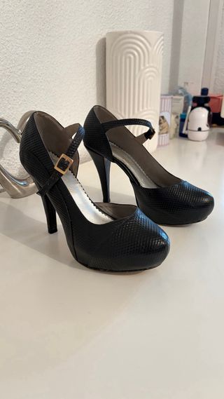 Tacones negros de plataforma