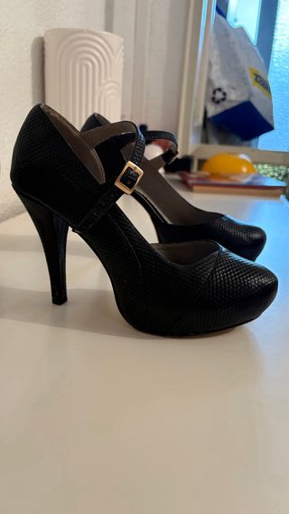 Tacones negros de plataforma
