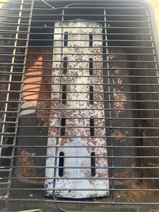 Barbacoa de gas negra y plateada