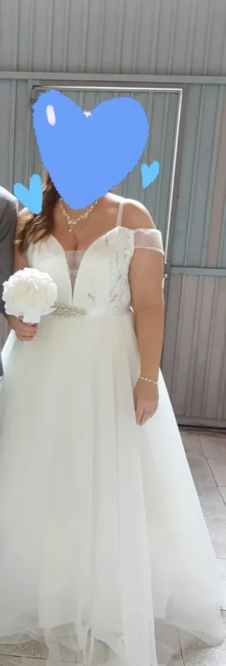 Vestido de Novia Blanco y plateado.