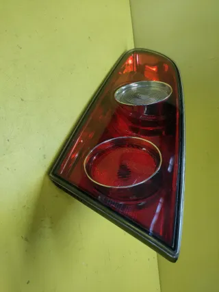 PILOTO TRASERO DERECHO PORTON SEAT IBIZA 6L (ROJO)