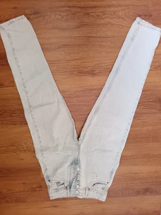 Pantalones Stradivarius anchos azul clarito T.32