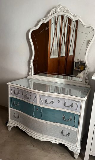 Cómoda restaurada 4 cajones con espejo
