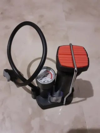 Mini Pompa per Bicicletta con Manometro