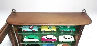 ANTIGUA VITRINA PARA COCHES DE COLECCIÓN 1:43