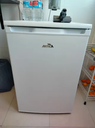 Congelador Ártica AECV85W casi sin usar
