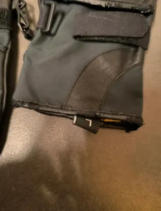 Guantes moto invierno y otros de verano negros