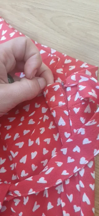 Falda roja con corazones